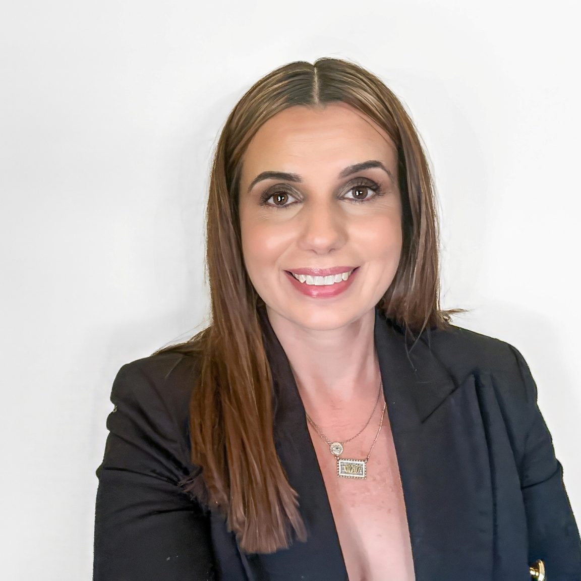 Lauren Ares, LMFT  Embracing Joy Psychotherapy